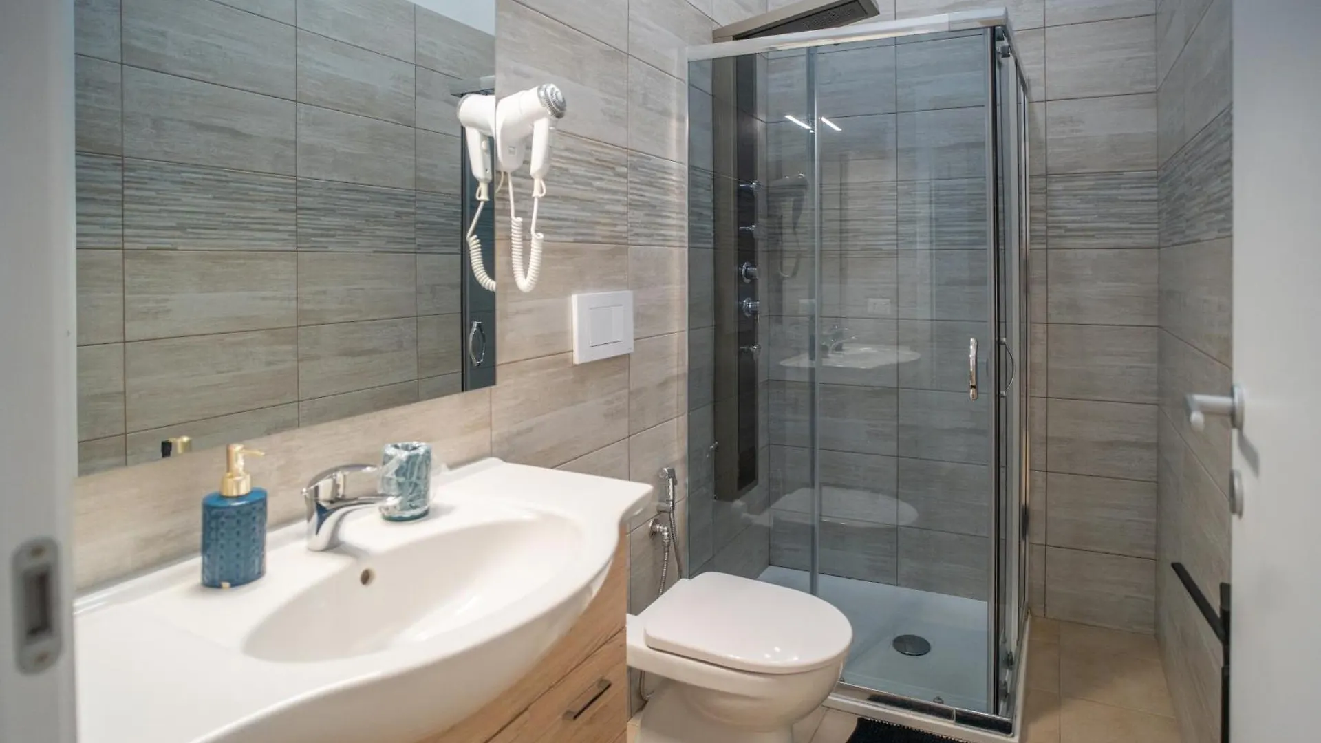 Bed and Breakfast Whitehouse Lecce 0*,  Italia