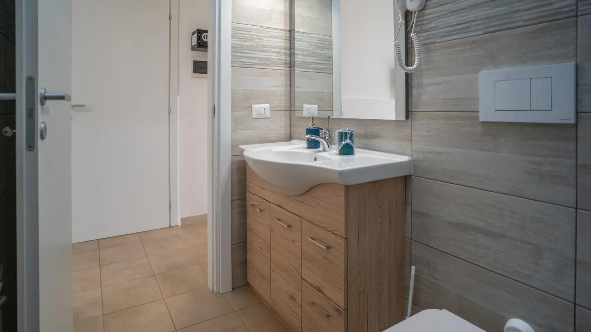 Bed & Breakfast Bed and Breakfast Whitehouse Lecce Italia