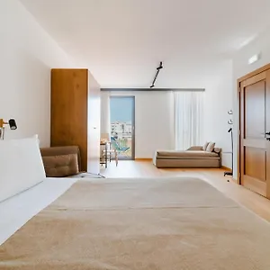 Glass House - Smart & Parking Λέτσε